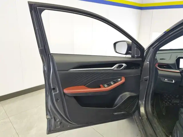 Geely Binyue — Фото автомобиля 7