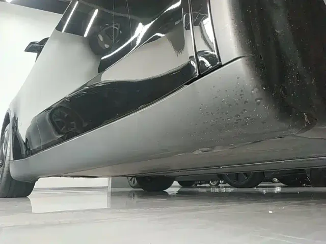 Tesla Model Y — Фото автомобиля 20