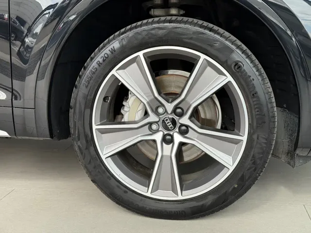 Audi Q5L — Фото автомобиля 16