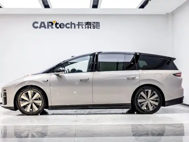 Li Auto i8 — Фото автомобиля 4