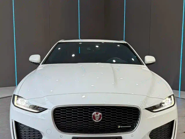 Jaguar XEL — Фото автомобиля 2