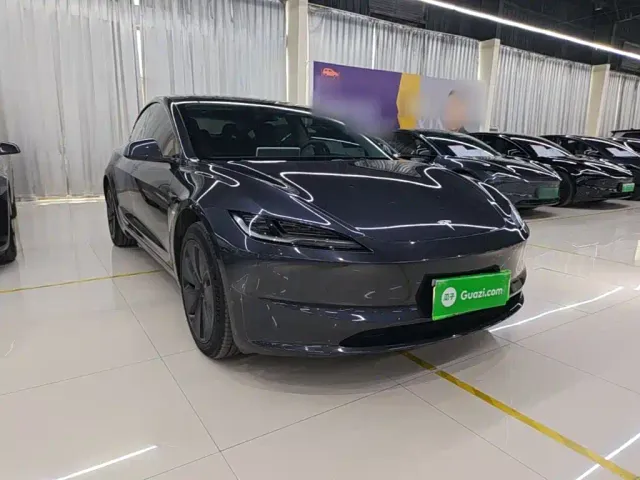 Tesla Model 3 — Фото автомобиля 3