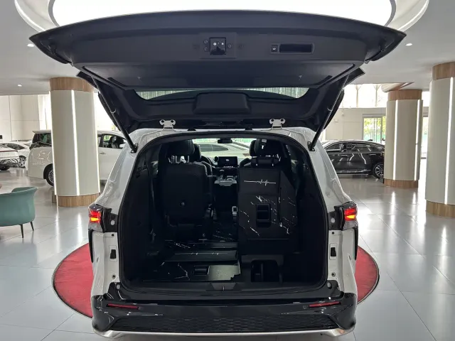 Toyota Granvia — Фото автомобиля 10