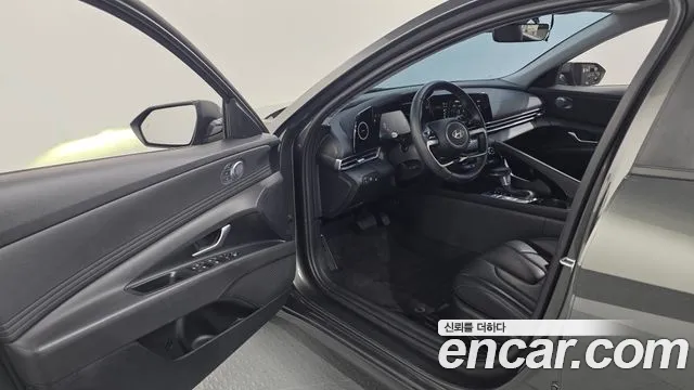 Hyundai Avante CN7 — Фото автомобиля 15