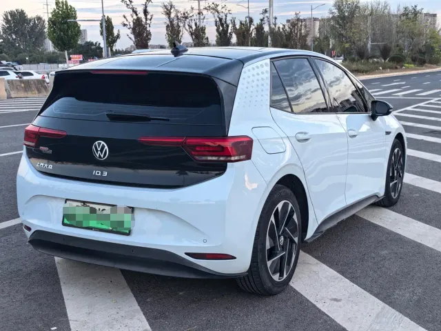 Volkswagen ID.3 — Фото автомобиля 4