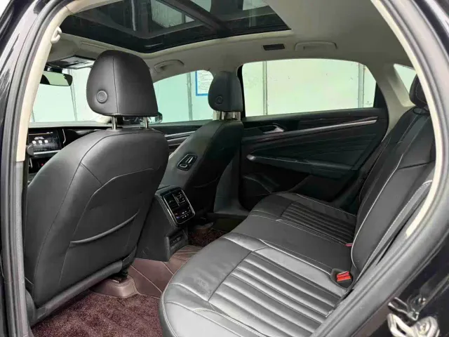 Volkswagen Passat — Фото автомобиля 4