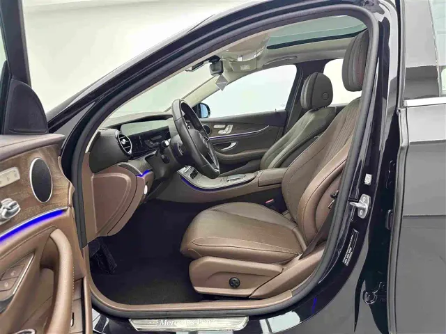 Mercedes-Benz E-Class — Фото автомобиля 18