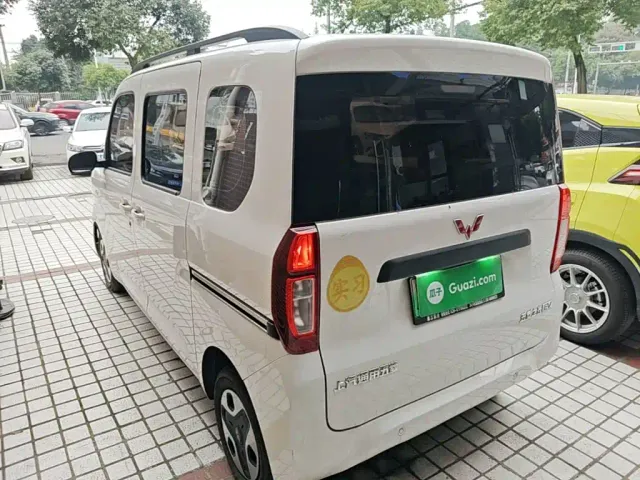 Wuling Zhiguang NEV — Фото автомобиля 4