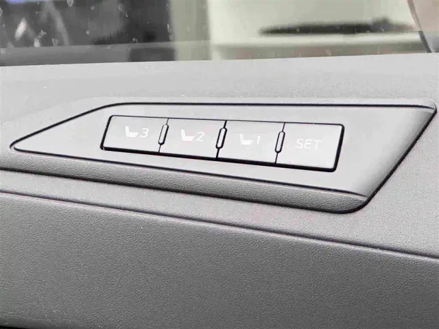 Toyota Vellfire — Фото автомобиля 18