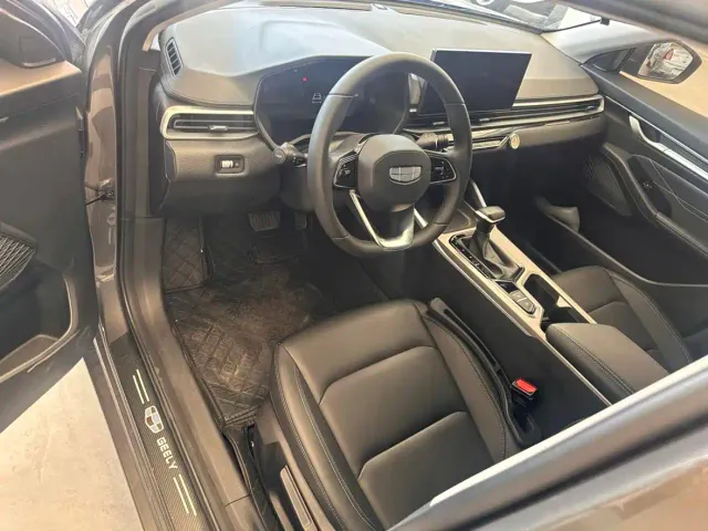 Geely Emgrand — Фото автомобиля 7