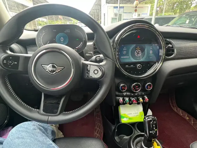 MINI Hatch — Фото автомобиля 6