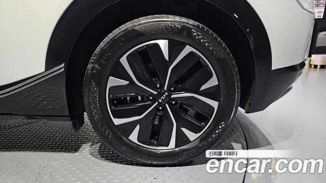 Kia EV6 — Фото автомобиля 6