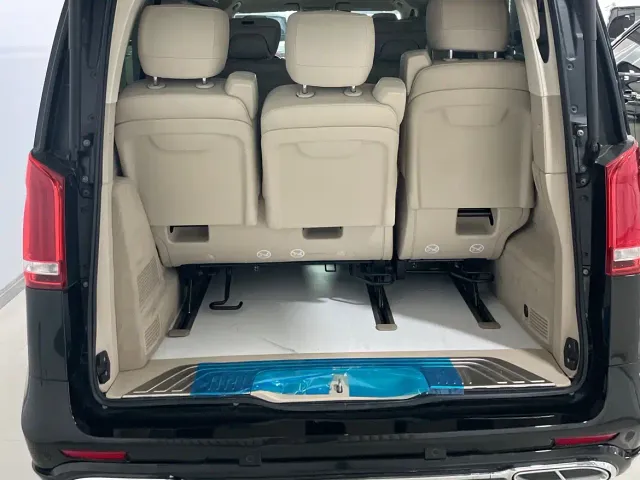 Mercedes-Benz V-Class — Фото автомобиля 16