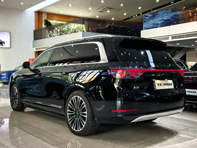Aito M9 — Фото автомобиля 18