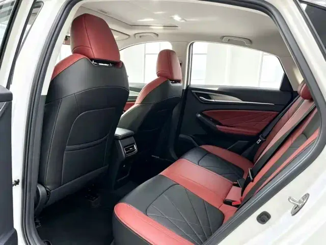 Changan Eado — Фото автомобиля 6
