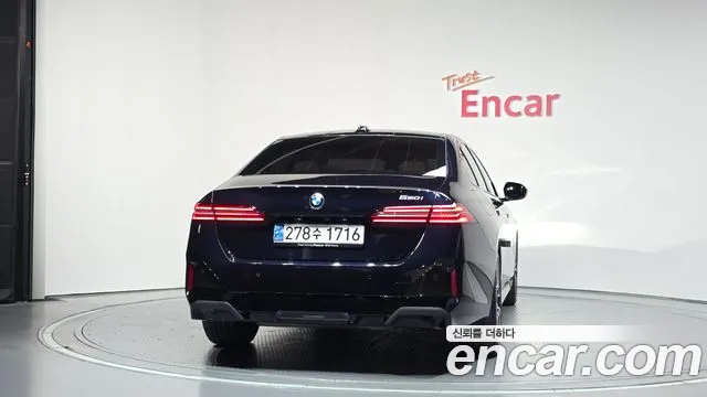 BMW 5-Series — Фото автомобиля 4