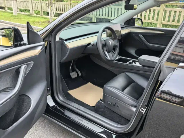 Tesla Model Y 2022 Long Range AWD — Фото автомобиля 12