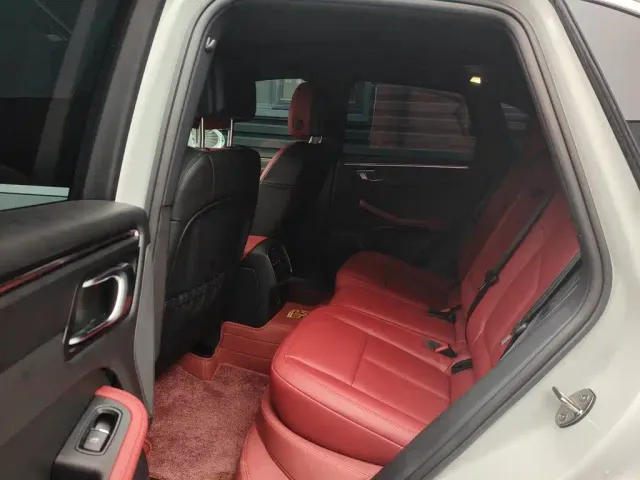 Porsche Macan — Фото автомобиля 8