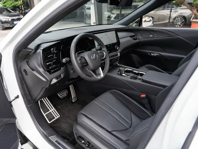 Lexus RX — Фото автомобиля 9