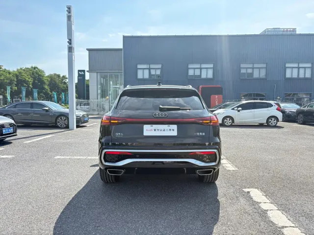 Audi Q5L — Фото автомобиля 6