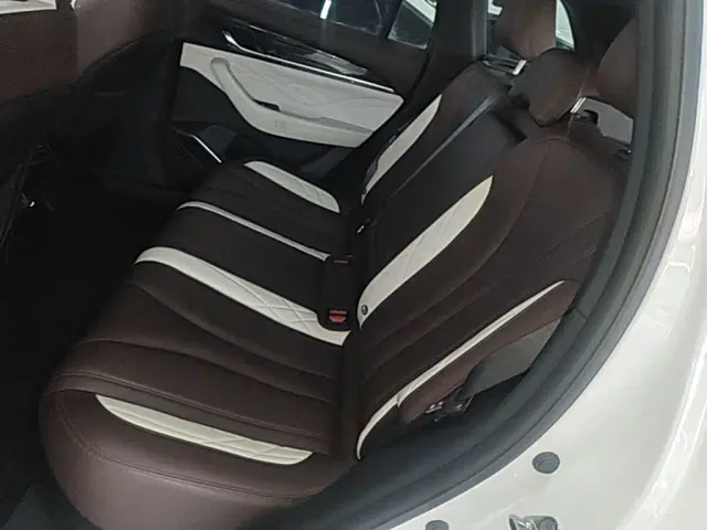Geely Xingyue L — Фото автомобиля 16