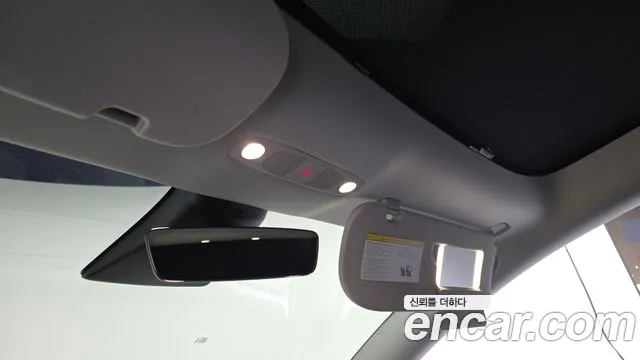 Tesla Model 3 — Фото автомобиля 25