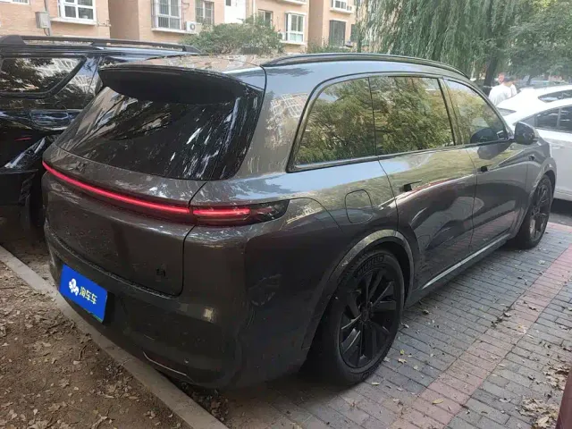 Li Auto L8 — Фото автомобиля 3