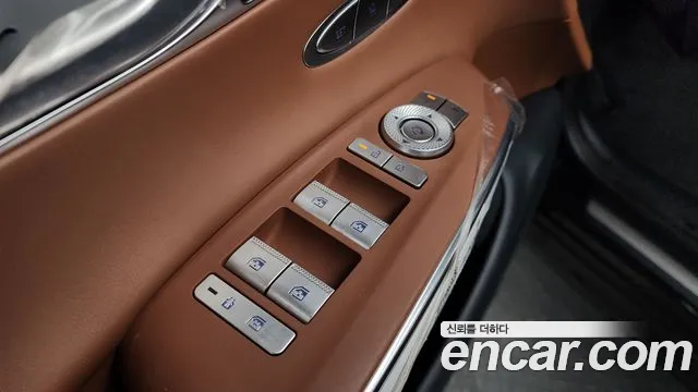 Genesis GV70 — Фото автомобиля 30