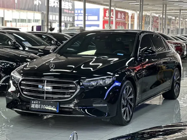 Фотография автомобиля — Mercedes-Benz E-Class