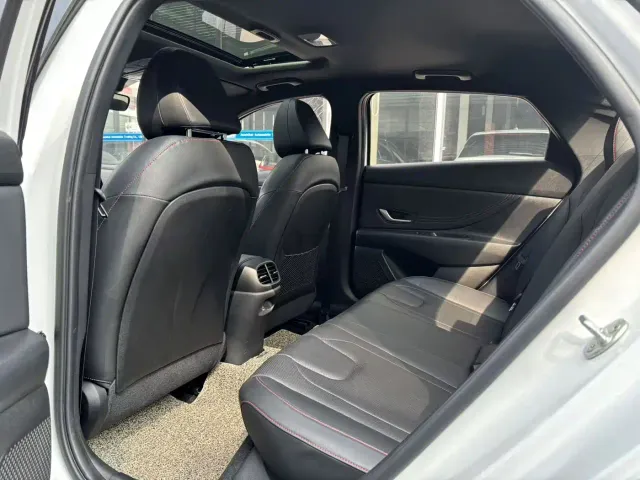Hyundai Elantra — Фото автомобиля 7