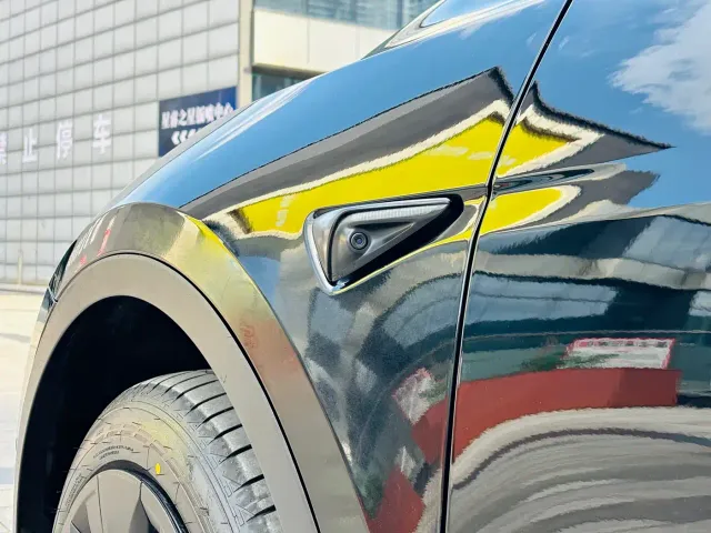 Tesla Model Y — Фото автомобиля 5