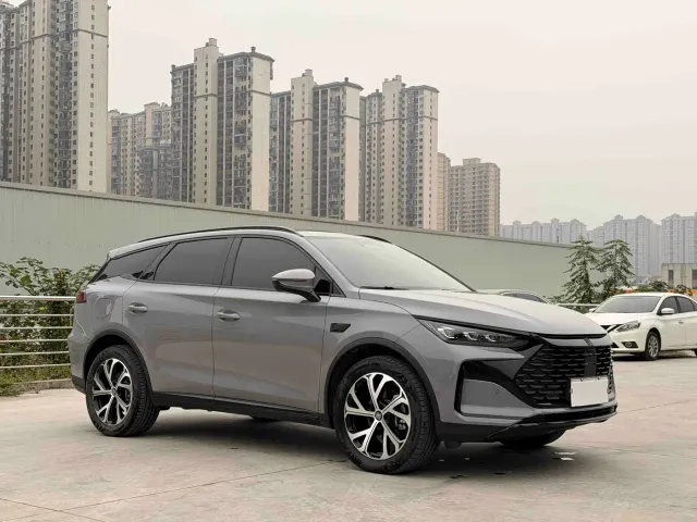 BYD Tang — Фото автомобиля 3