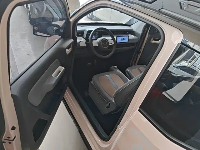Wuling Hongguang Mini EV — Фото автомобиля 11