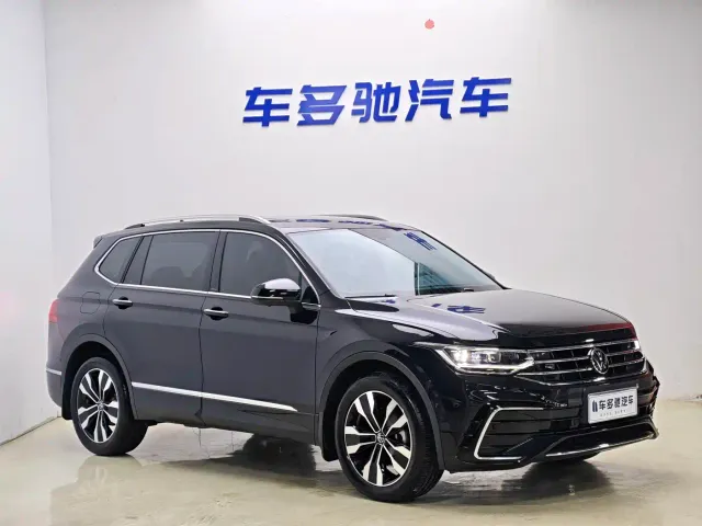 Volkswagen Tiguan L — Фото автомобиля 3