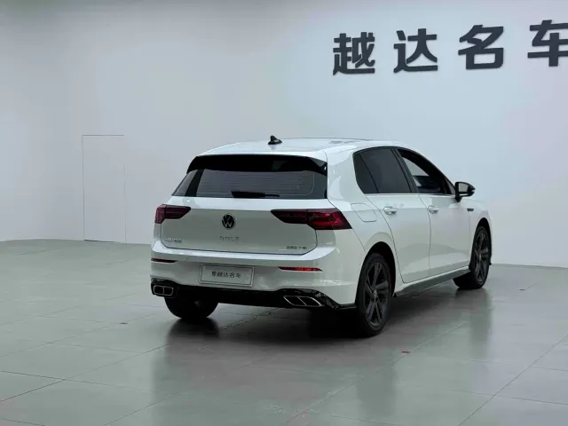 Volkswagen Golf — Фото автомобиля 21