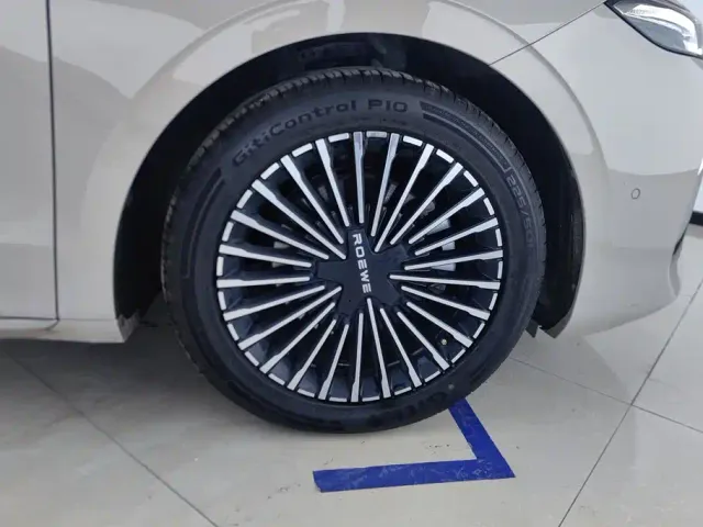 Roewe M7 DMH — Фото автомобиля 6