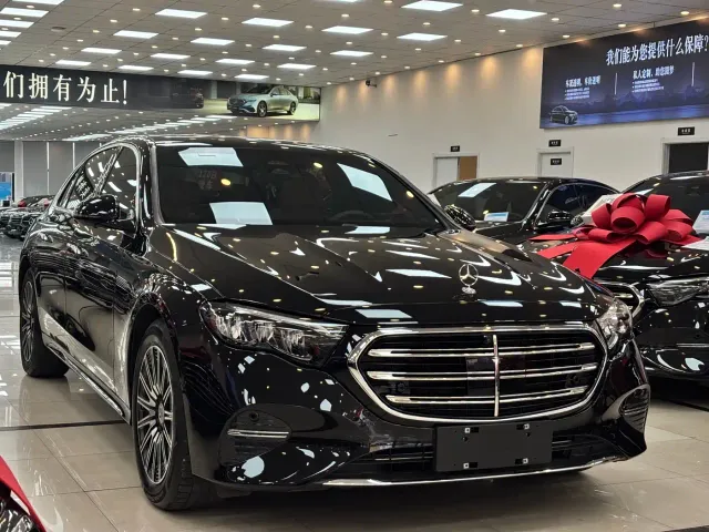 Mercedes-Benz E-Class — Фото автомобиля 2