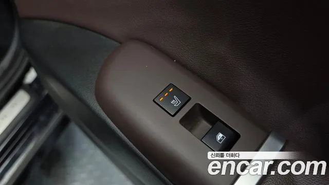 Hyundai Grandeur Grandeur (GN7) 2.5 Бензин 2WD — Фото автомобиля 19