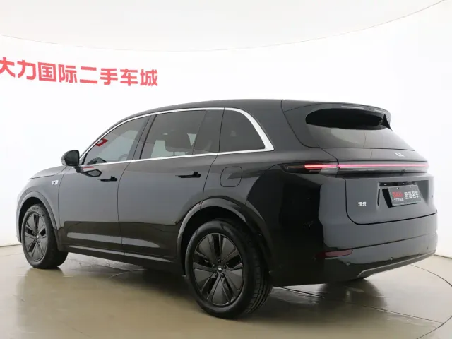 Li Auto L7 — Фото автомобиля 9