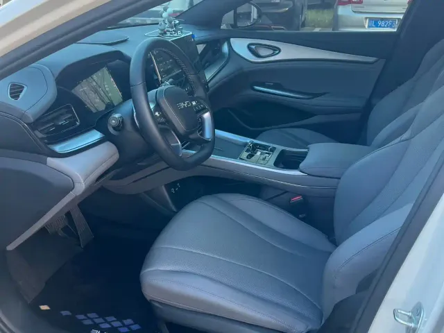 BYD Seal 07 DM-i — Фото автомобиля 4