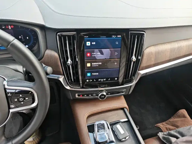 Volvo S90 — Фото автомобиля 17