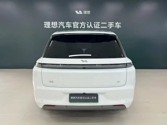 Li Auto L8 — Фото автомобиля 7