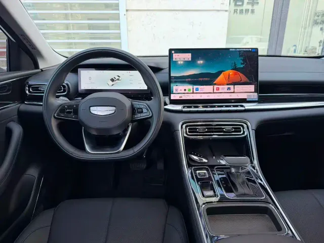 Geely Emgrand — Фото автомобиля 6