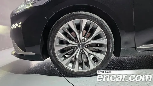 Kia K8 — Фото автомобиля 5