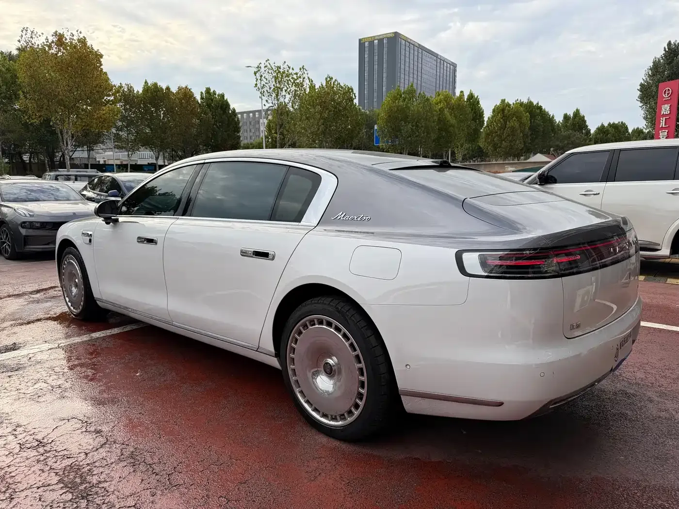 Zunjie Zunjie S800 2026 Model Extended Range Starlight Premium Edition 5-seater — Фото автомобиля 4