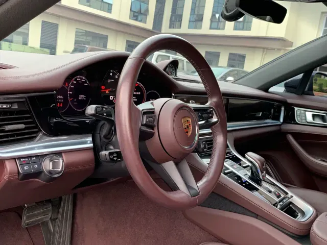Porsche Panamera — Фото автомобиля 18