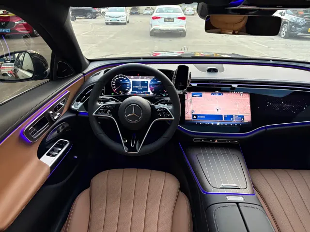 Mercedes-Benz E-Class — Фото автомобиля 6
