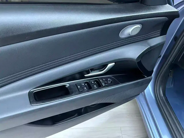 Hyundai Elantra — Фото автомобиля 13