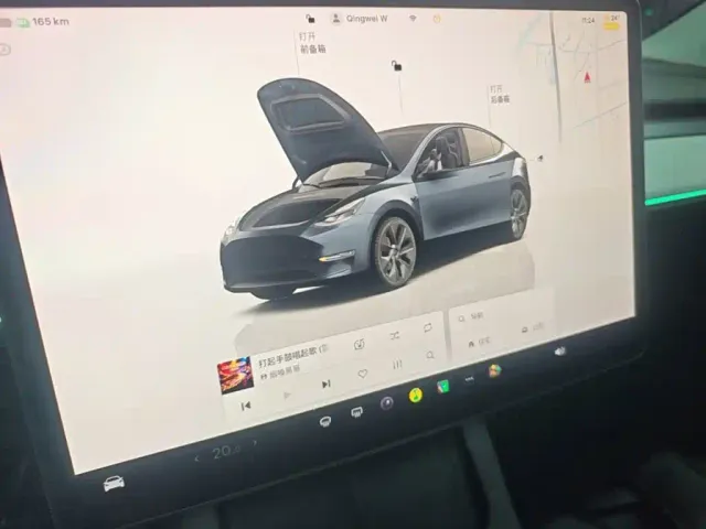 Tesla Model Y — Фото автомобиля 8