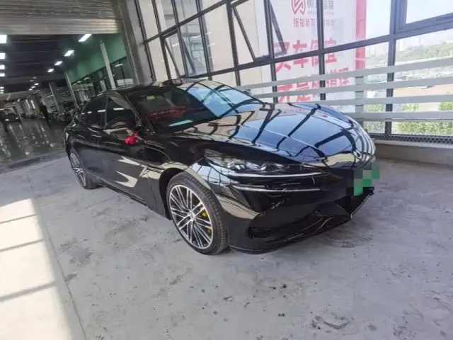 Denza Z9GT — Фото автомобиля 4